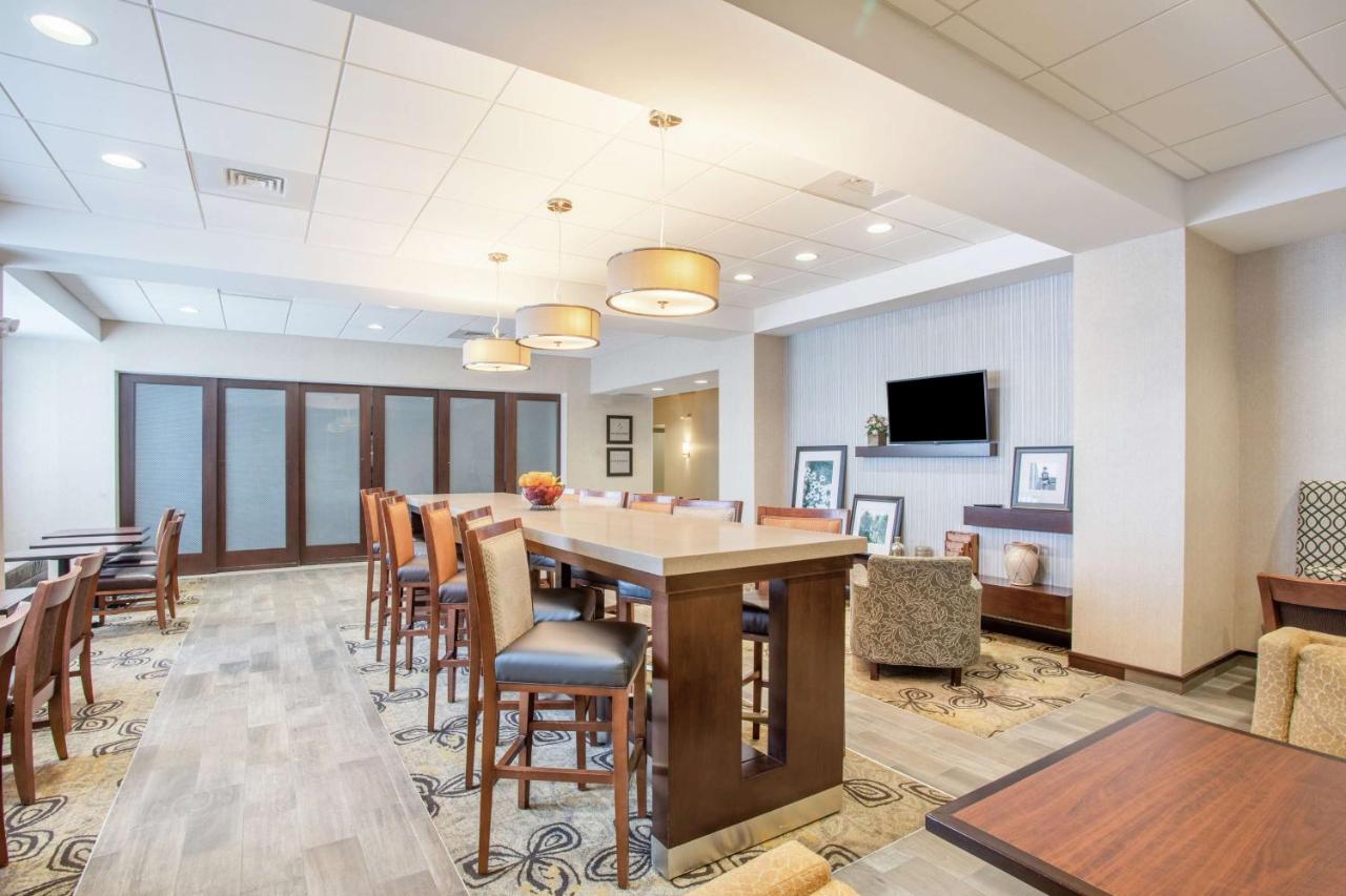 | Hampton Inn Philadelphia/Voorhees