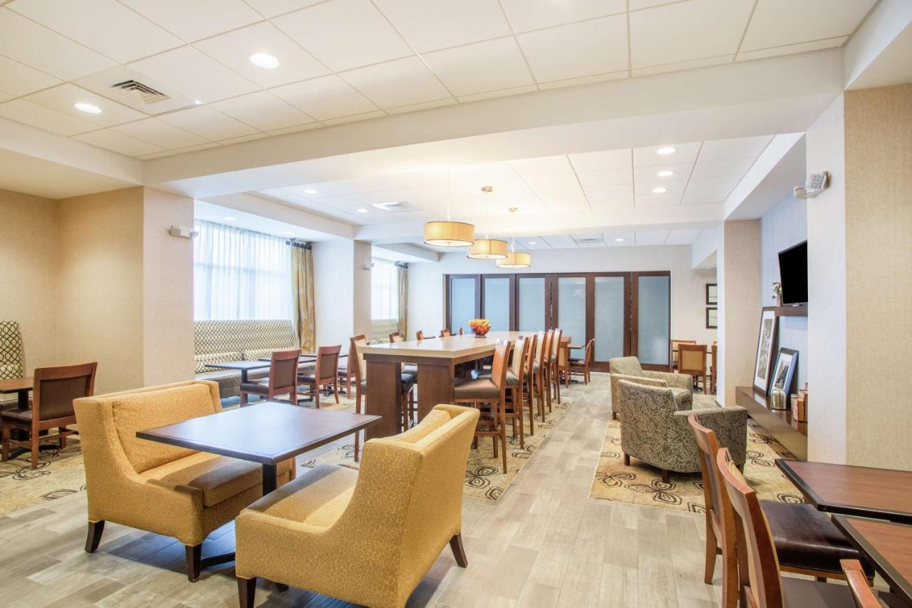 | Hampton Inn Philadelphia/Voorhees