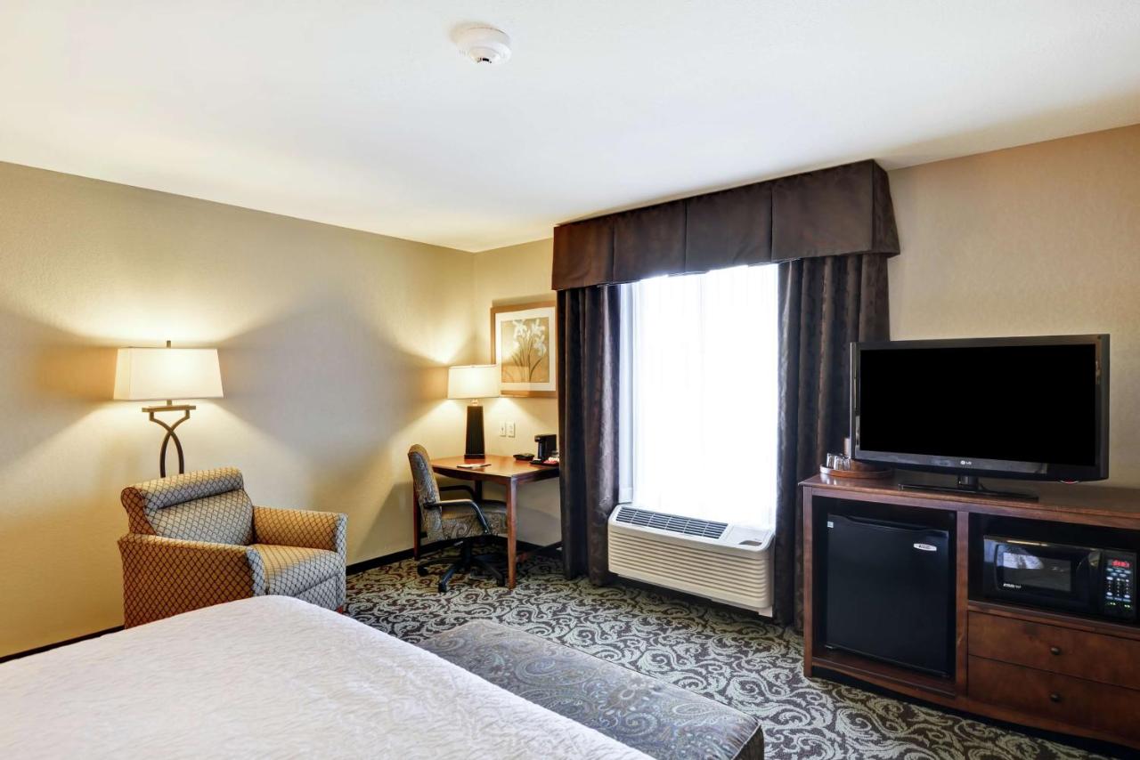 | Hampton Inn and Suites New Hartford/Utica