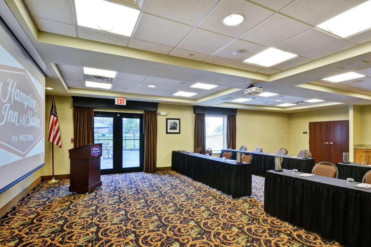 | Hampton Inn and Suites New Hartford/Utica