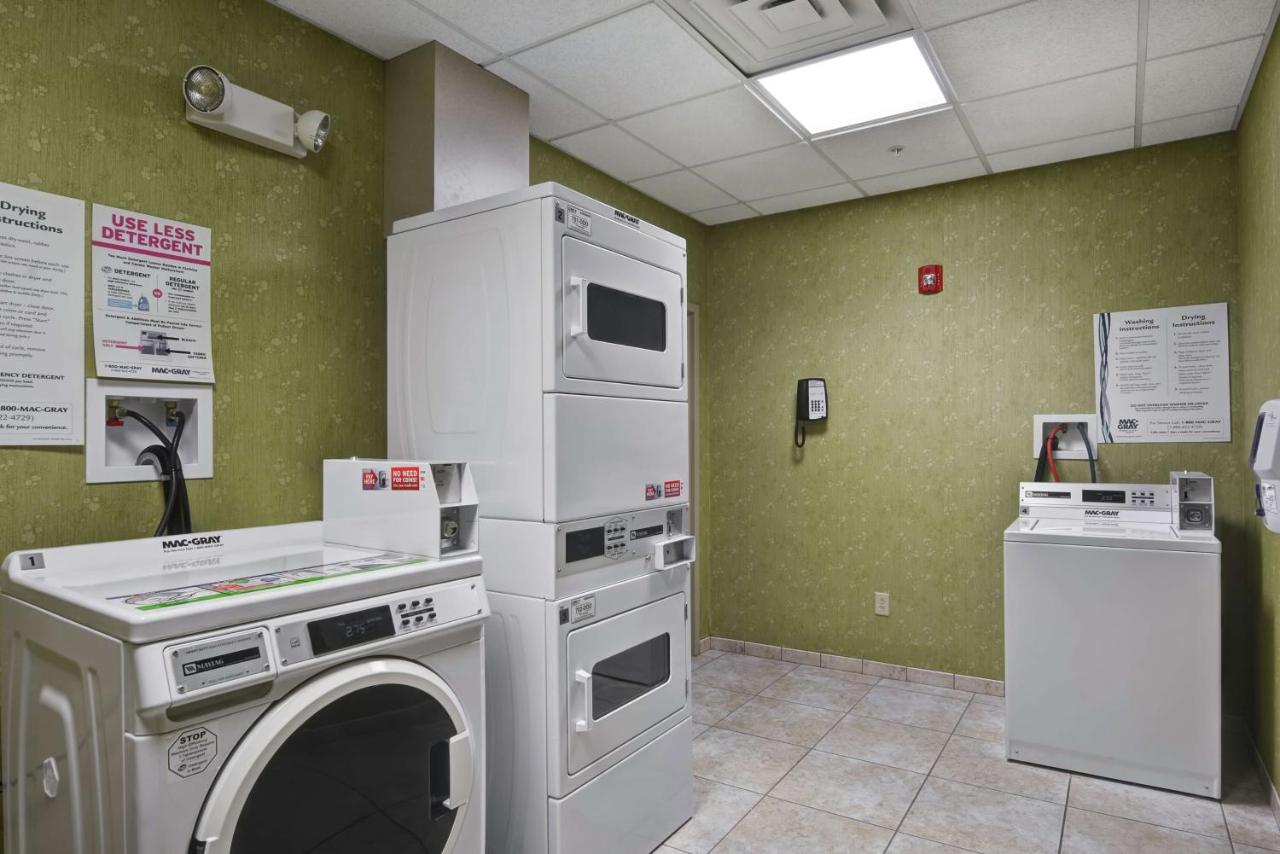 | Hampton Inn and Suites New Hartford/Utica