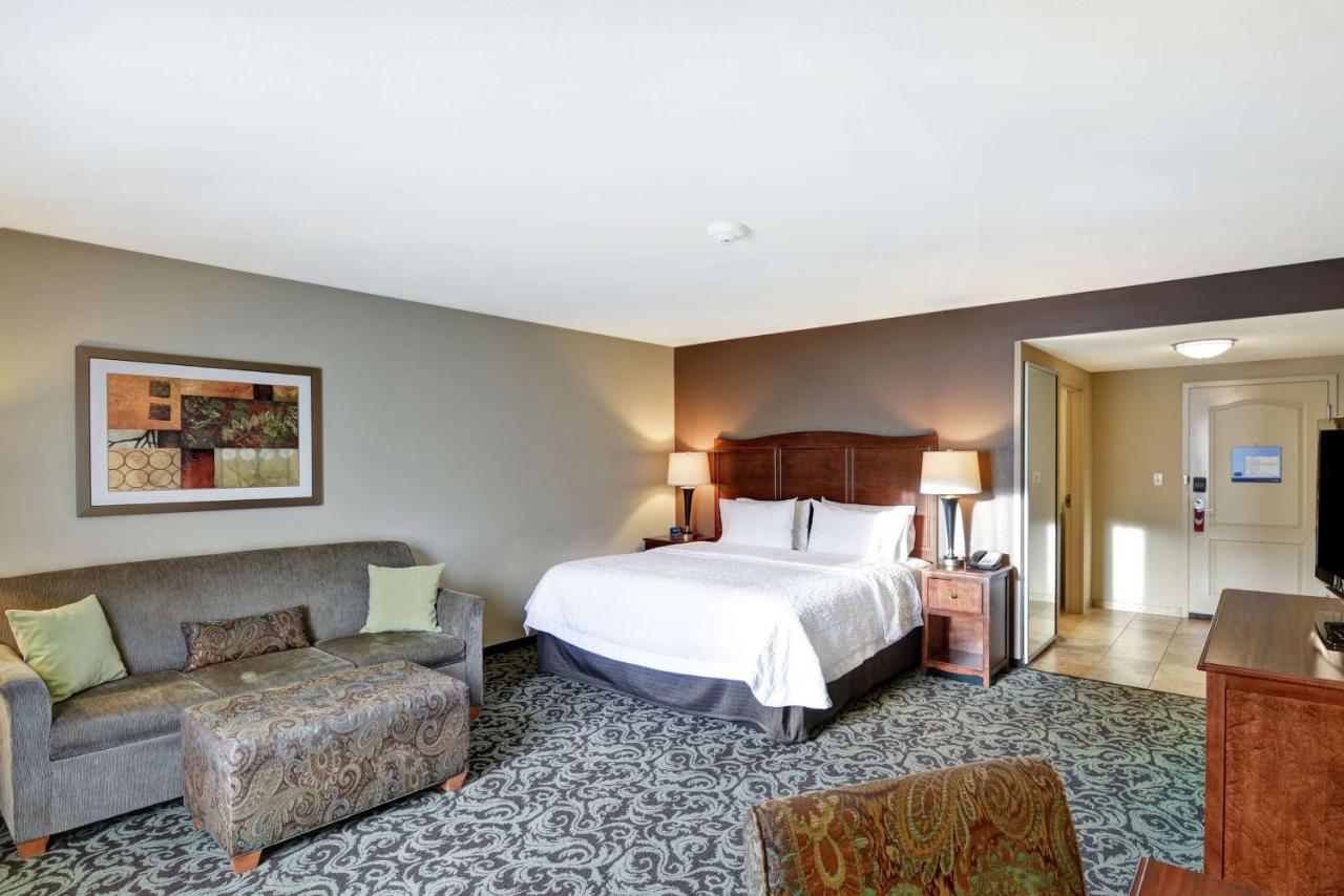 | Hampton Inn and Suites New Hartford/Utica