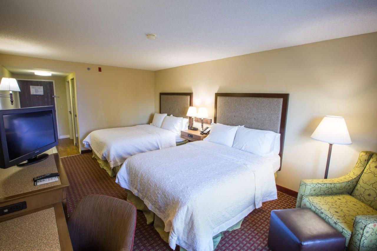 Queen Room with Two Queen Beds - Non-Smoking at Hampton Inn Washington