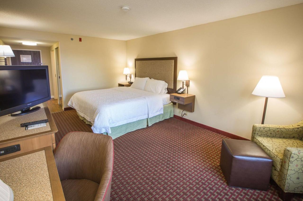 King Room - Non-Smoking at Hampton Inn Washington