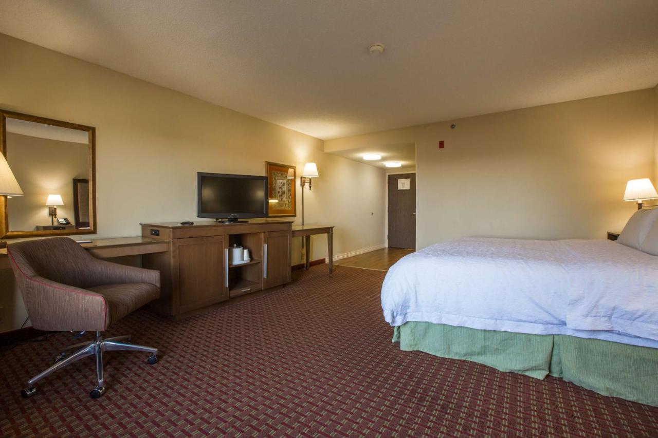 King Room with Spa Bath - Non-Smoking at Hampton Inn Washington
