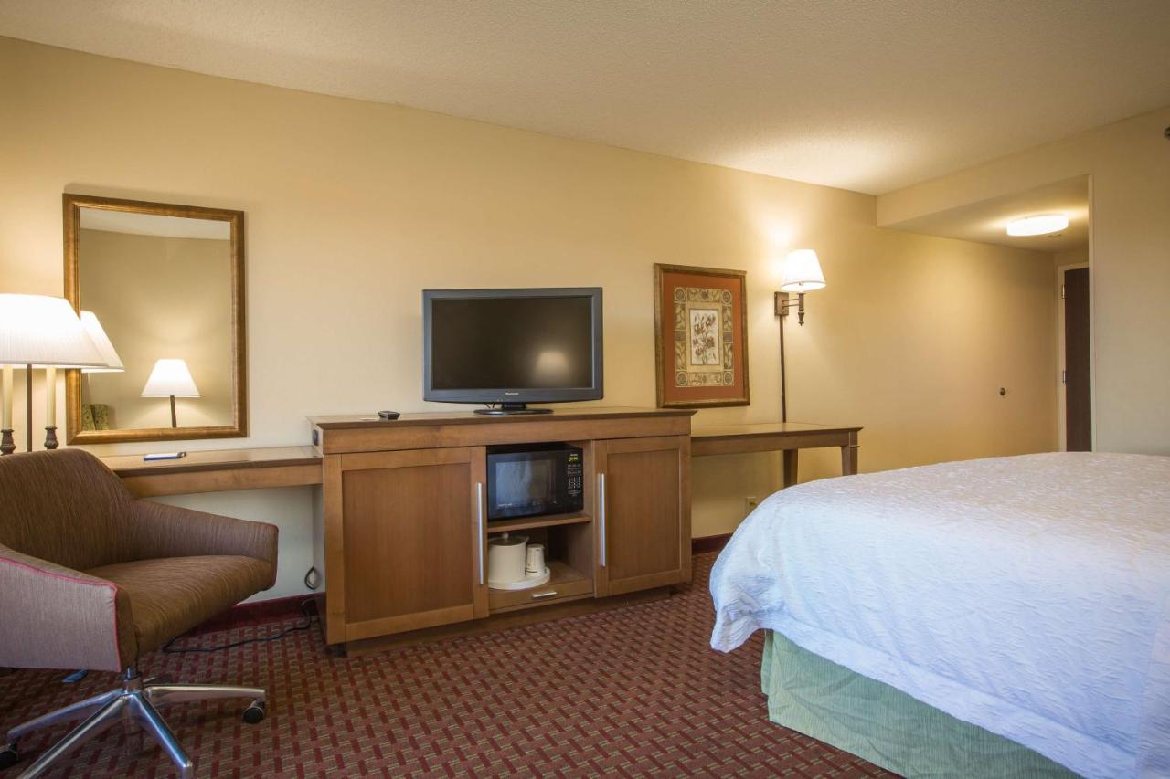King Room - Non-Smoking at Hampton Inn Washington