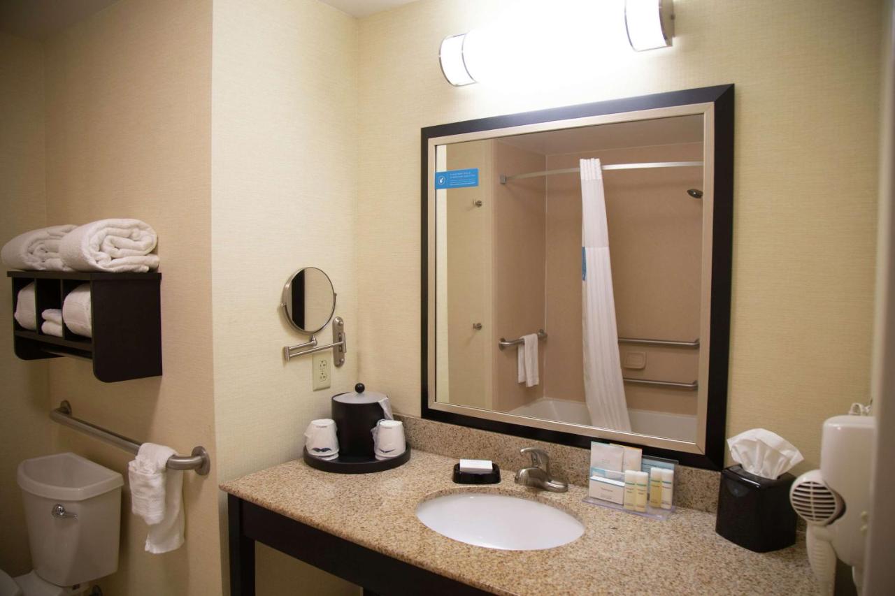 Two Queen Mobile/Hearing Accessible with Tub Non-Smoking at Hampton Inn & Suites Sharon