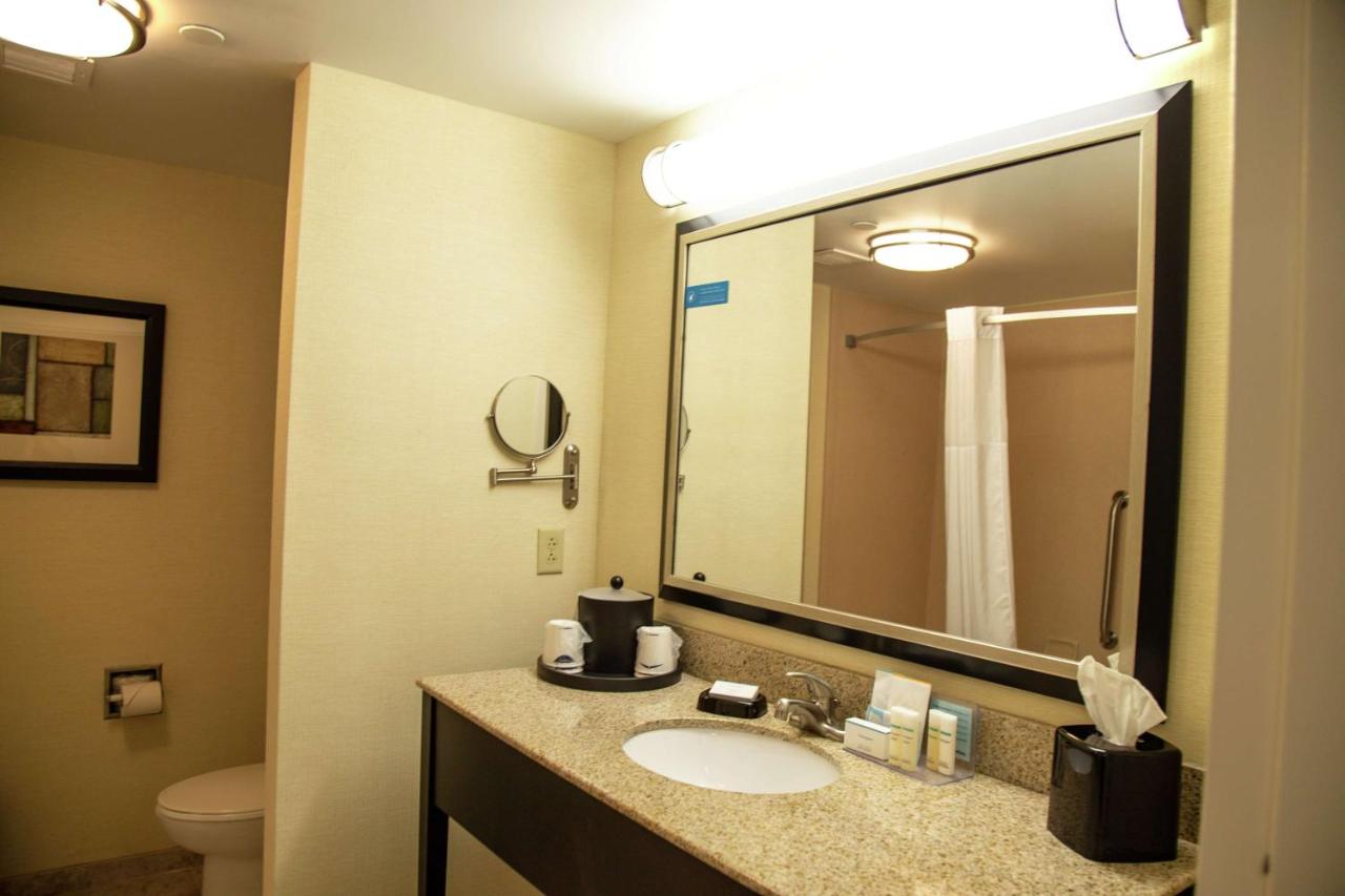 King Room with Sofa Bed - Non-Smoking at Hampton Inn & Suites Sharon