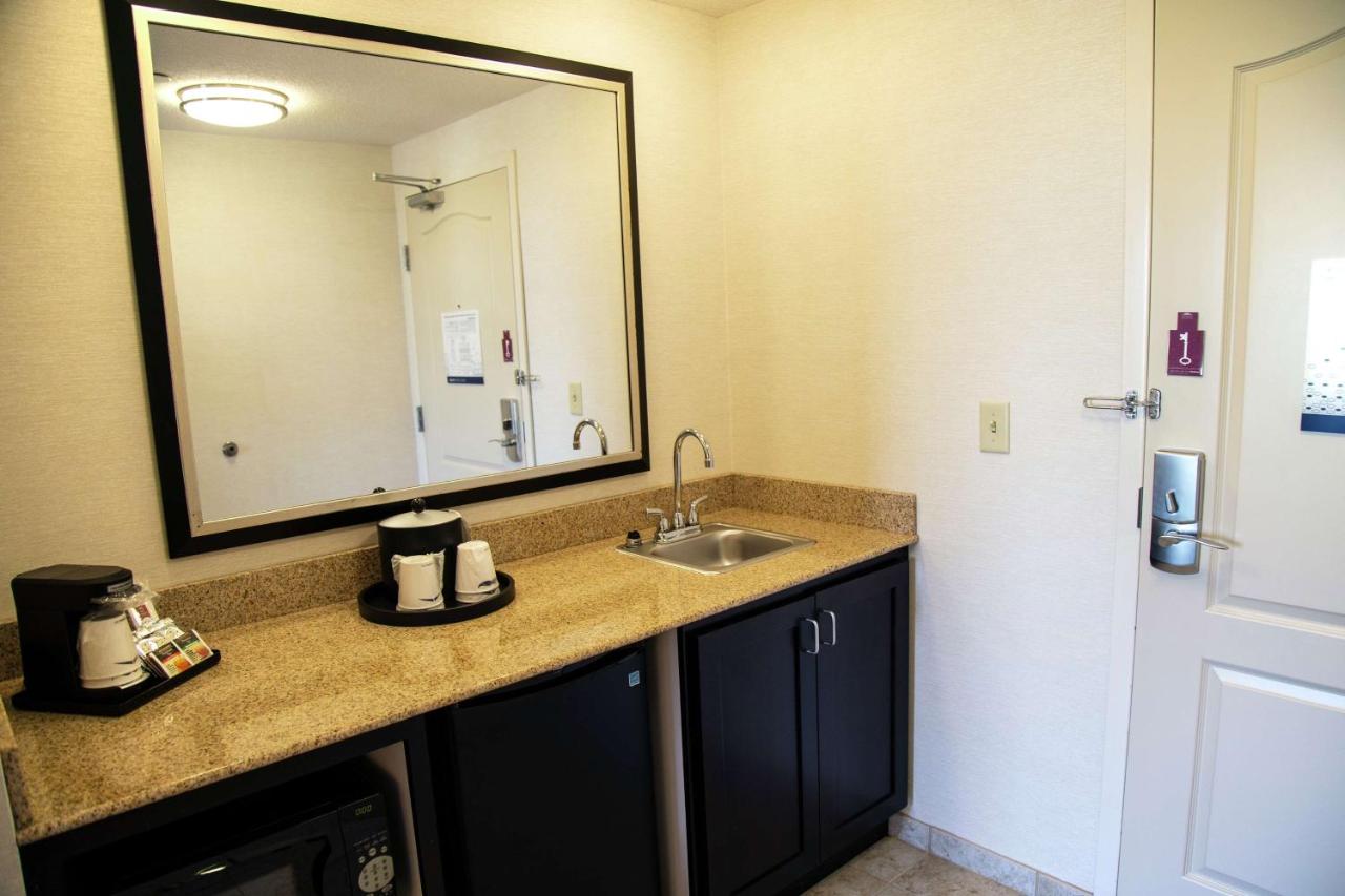 King Studio - Non-Smoking at Hampton Inn & Suites Sharon