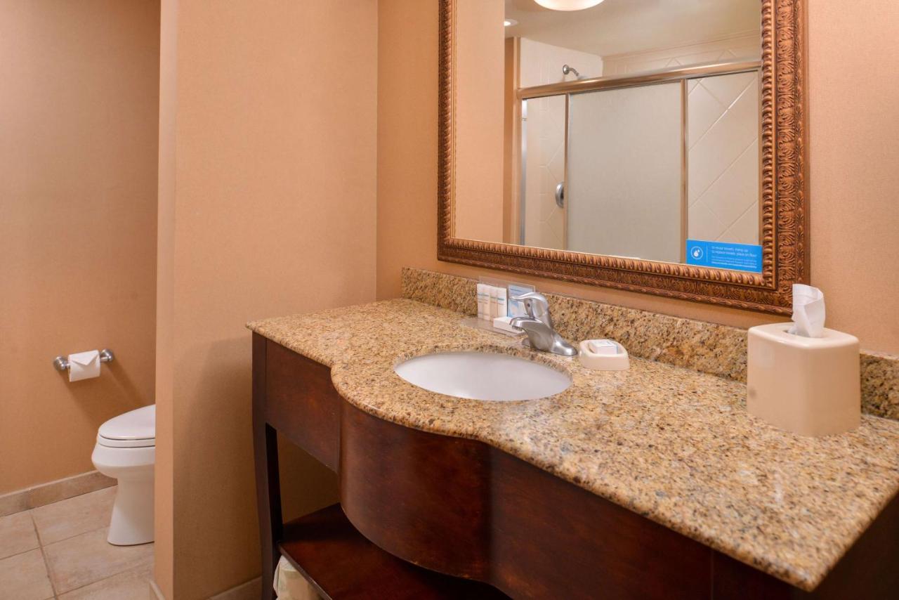 King Room at Hampton Inn York