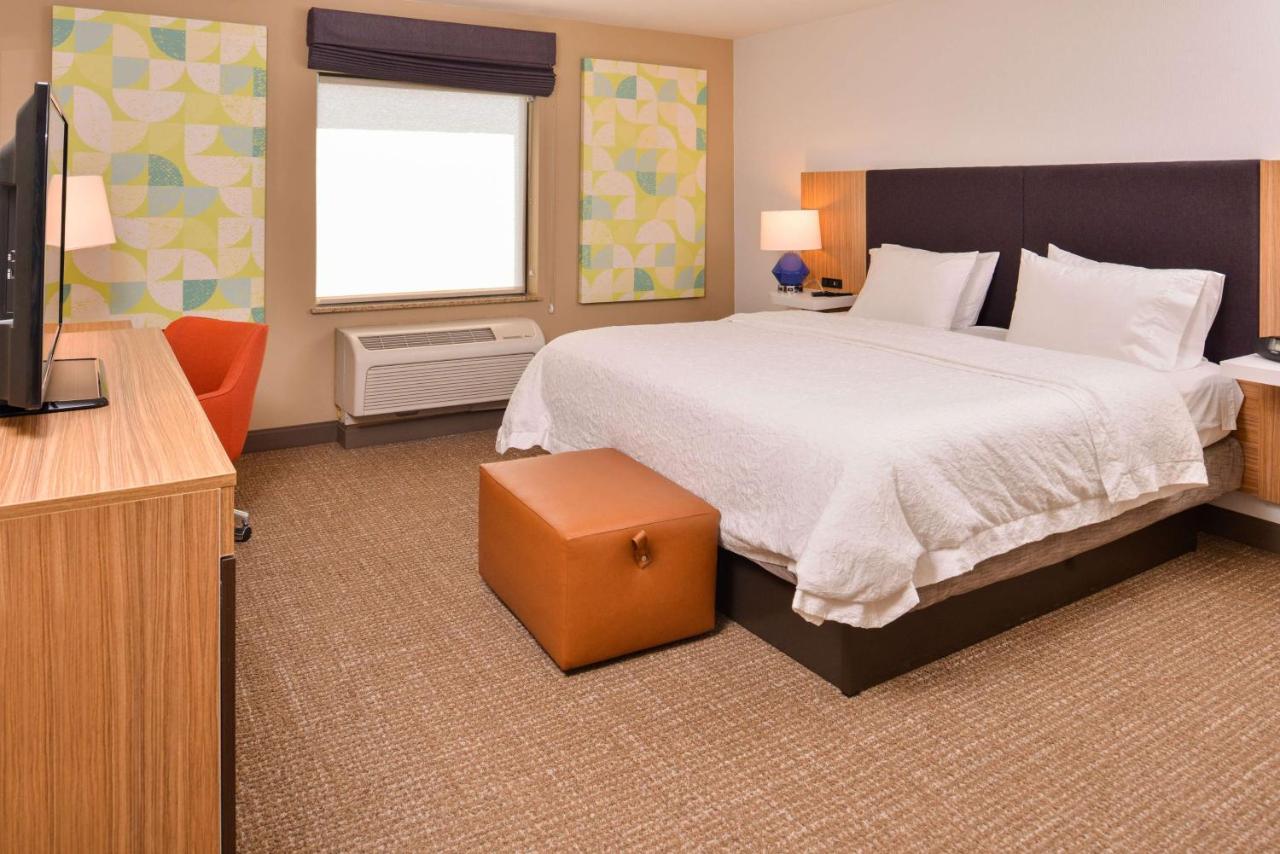 King Room at Hampton Inn York