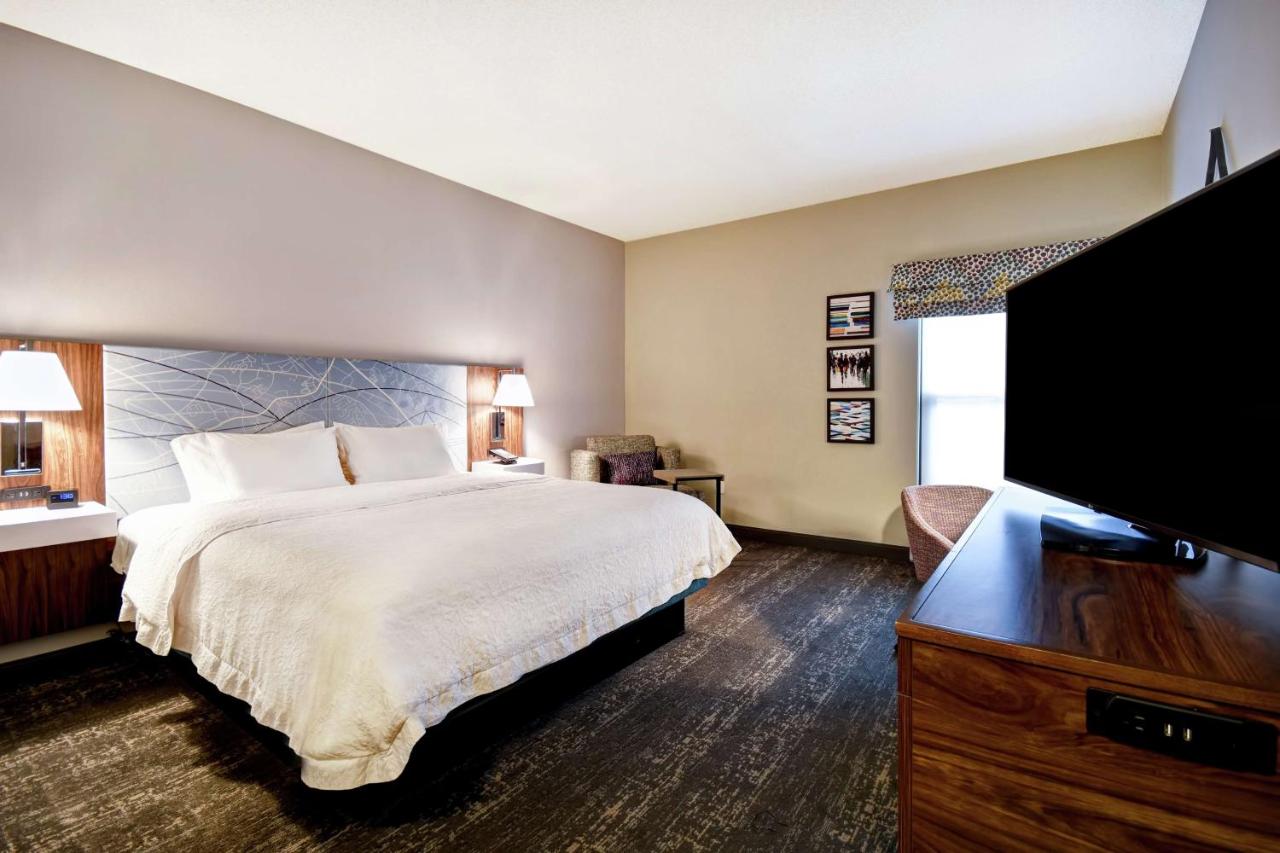 King Room - Non-Smoking at Hampton Inn Atlanta-Mall Of Georgia