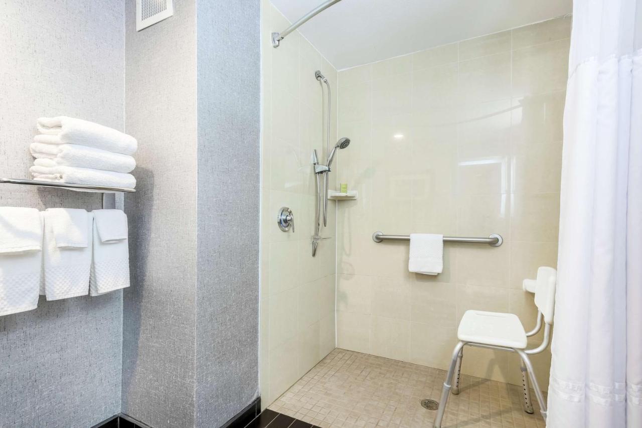 Queen Room with Two Queen Beds with Roll-In Shower - Disability Access at DoubleTree by Hilton Austin - University Area