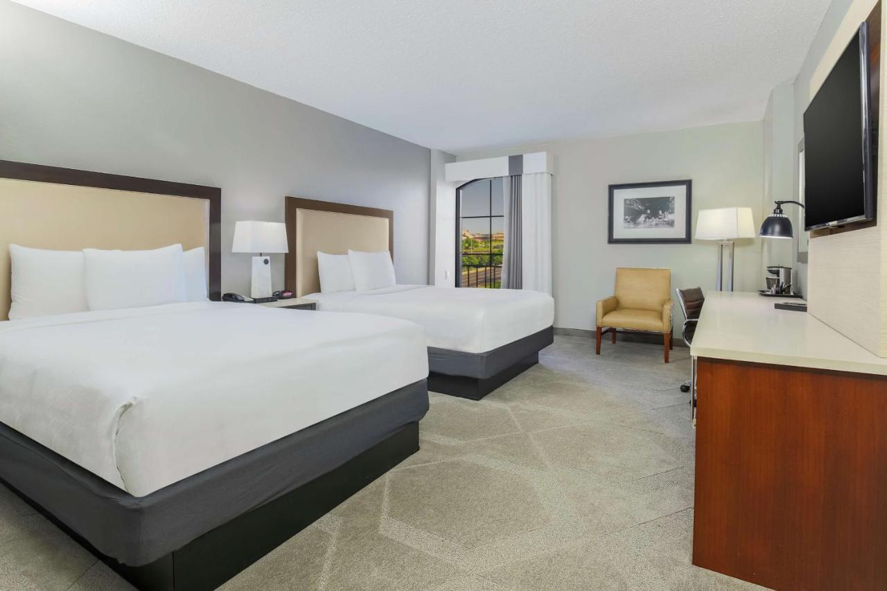 Queen Room with Two Queen Beds and City View - Non-Smoking at DoubleTree by Hilton Austin - University Area