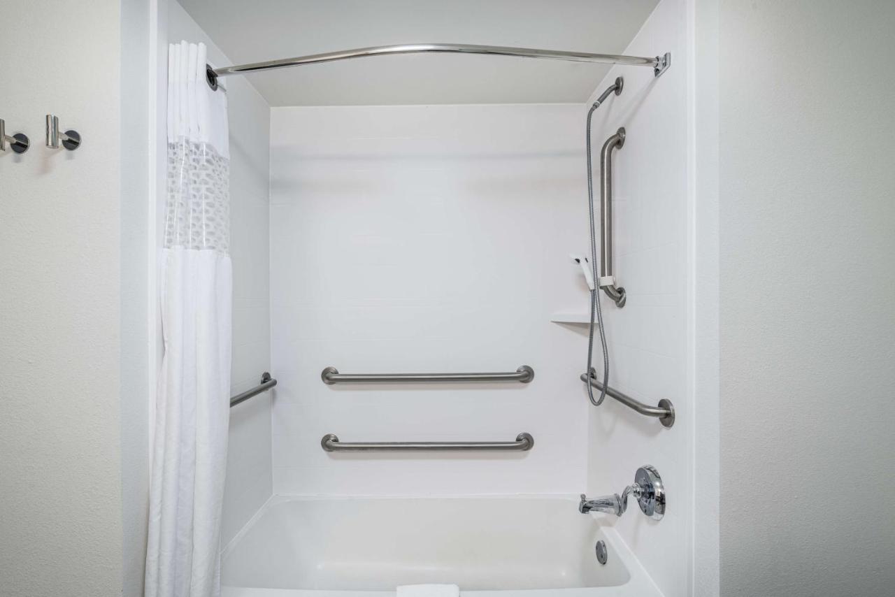 Queen Room with Two Queen Beds and Bath Tub - Disability/Hearing Accessible at Hampton Inn Suites Opelika I85 Auburn Area