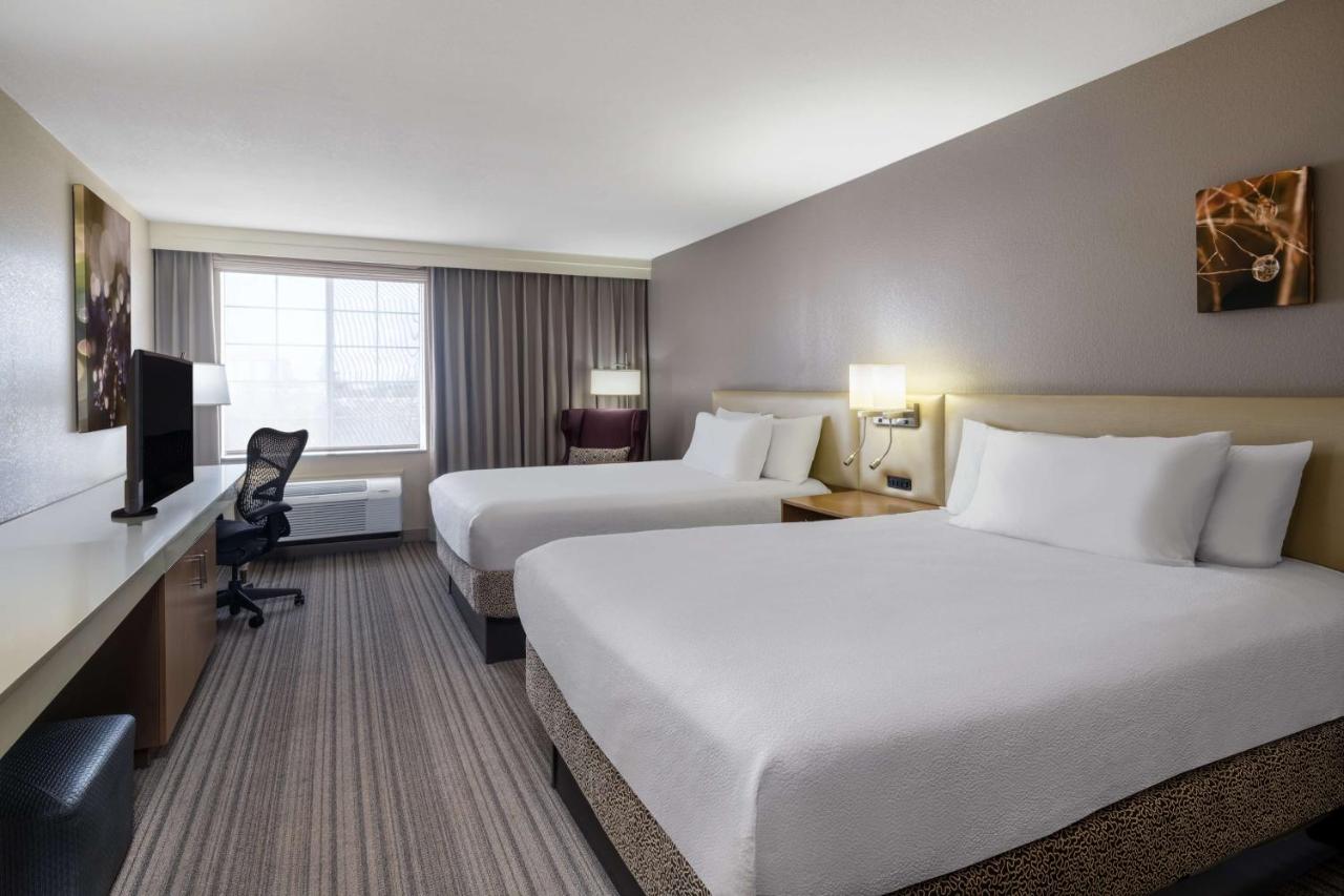 Queen Room with Two Queen Beds at Hilton Garden Inn Bakersfield