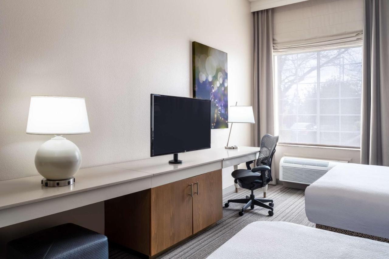 Queen Room with Two Queen Beds at Hilton Garden Inn Bakersfield