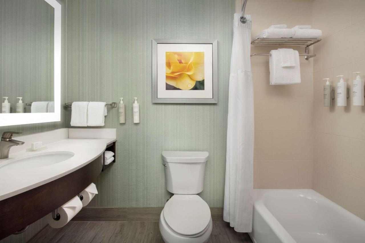Premium Queen Room with Two Queen Beds at Hilton Garden Inn Murfreesboro