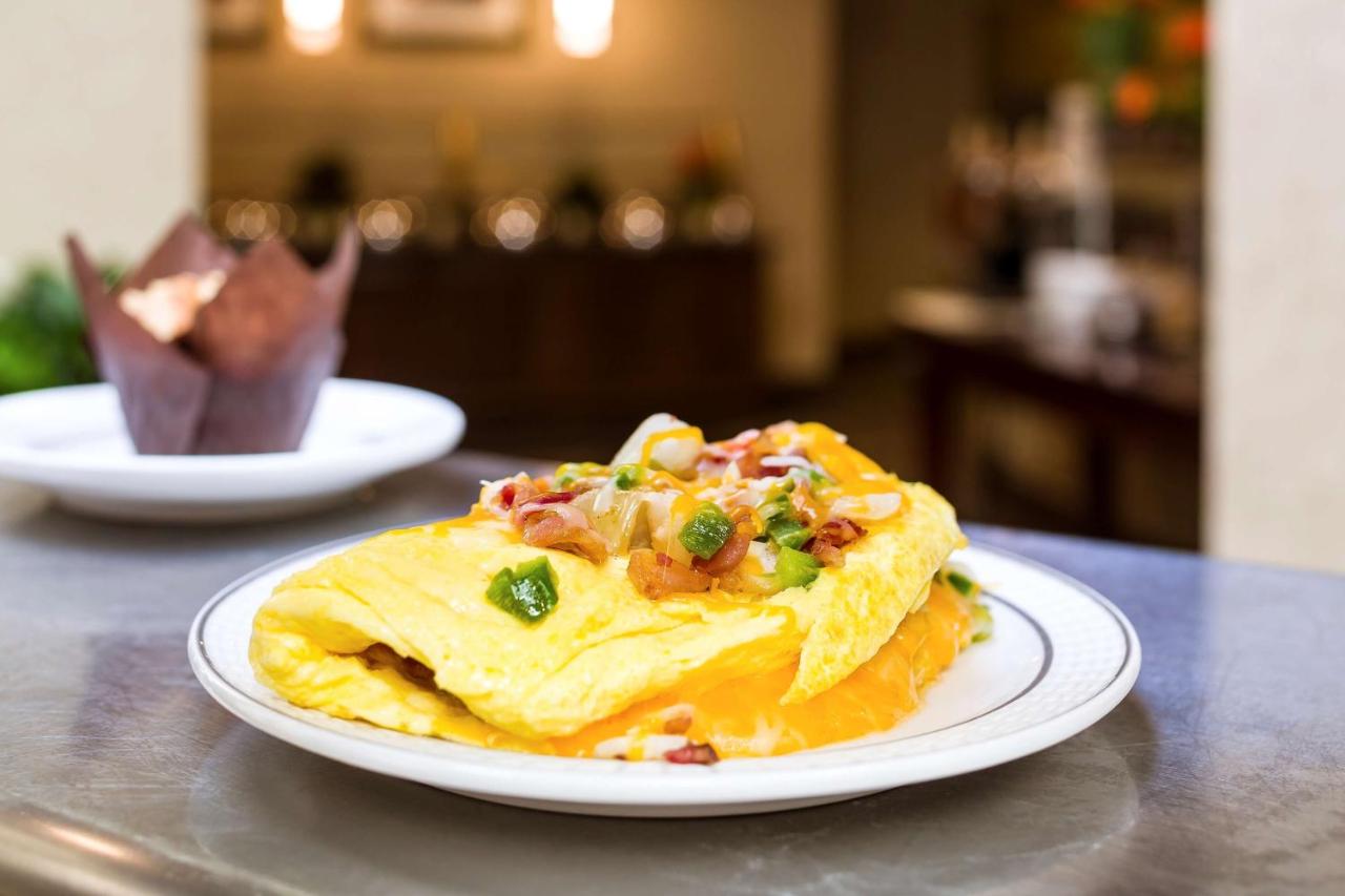| DoubleTree by Hilton Boston-Milford