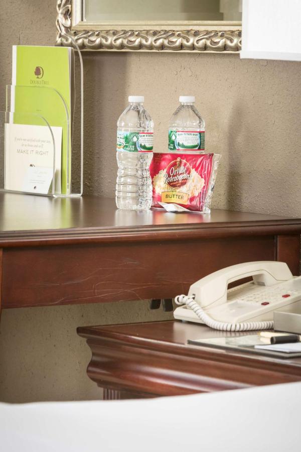 | DoubleTree by Hilton Boston-Milford