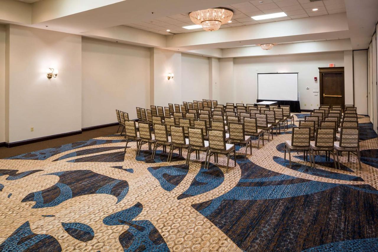 | DoubleTree by Hilton Boston-Milford