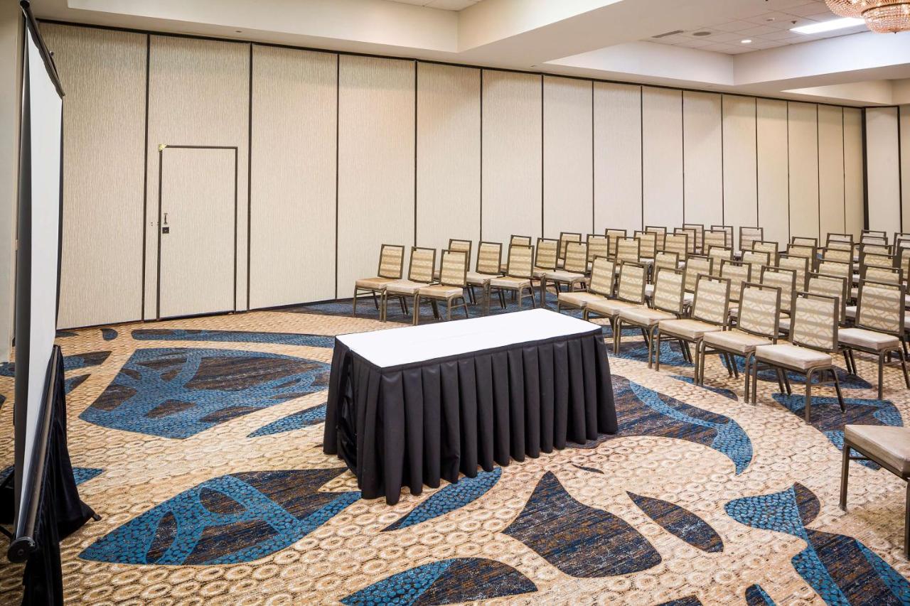 | DoubleTree by Hilton Boston-Milford