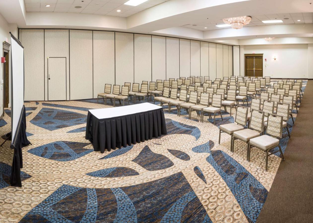| DoubleTree by Hilton Boston-Milford