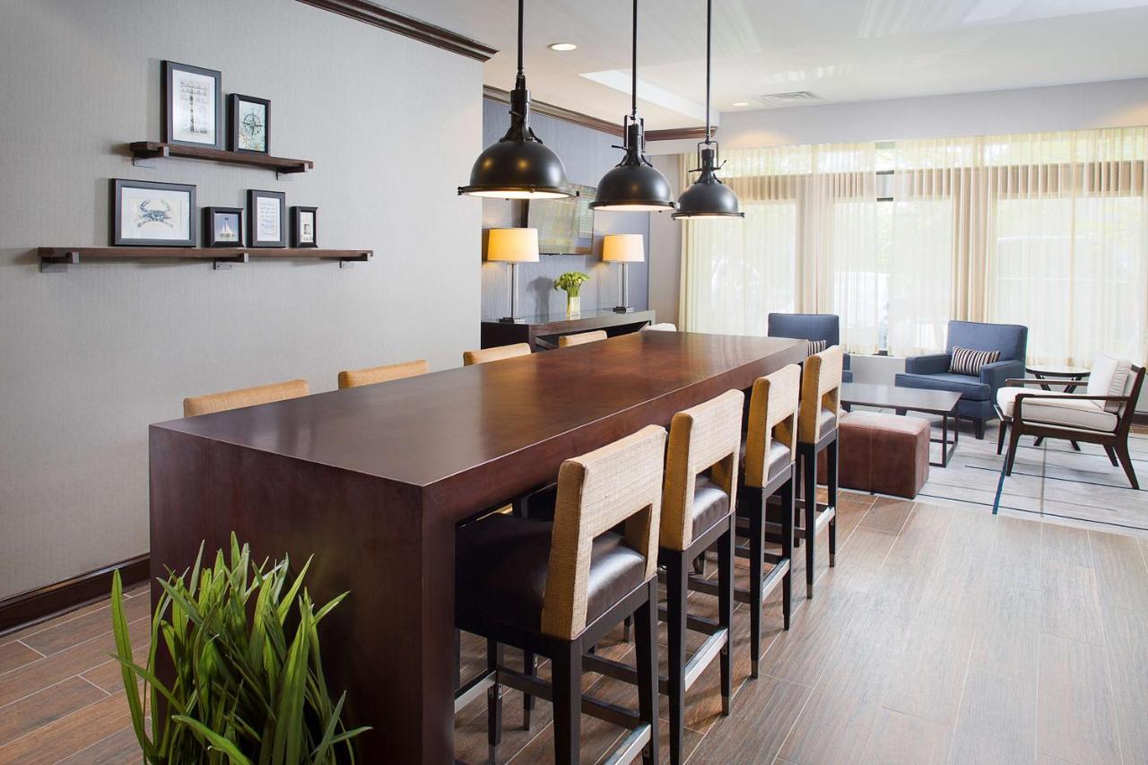 | DoubleTree by Hilton Baltimore - BWI Airport