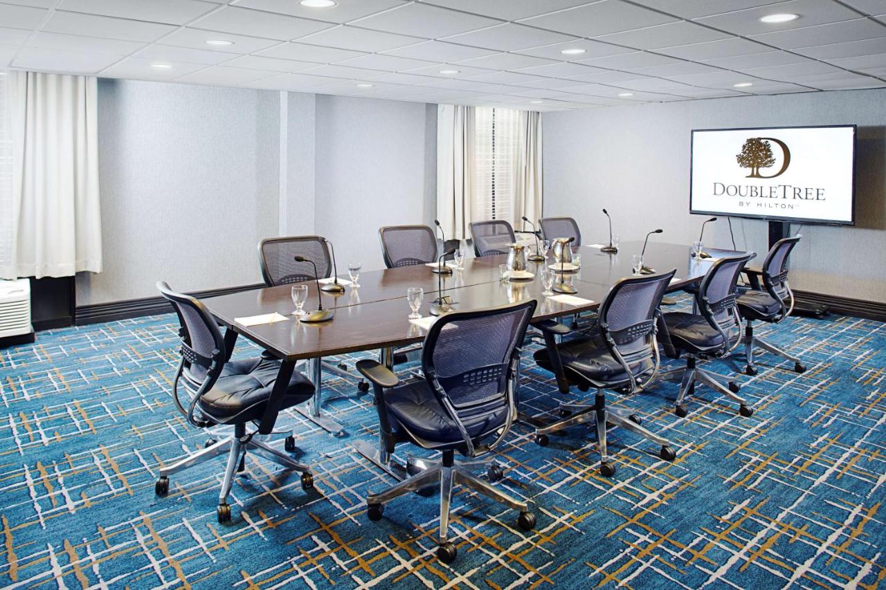 | DoubleTree by Hilton Baltimore - BWI Airport