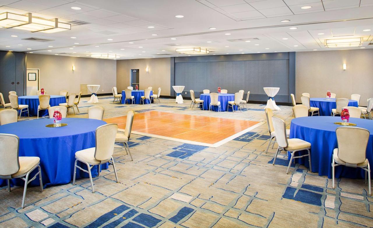 | DoubleTree by Hilton Baltimore - BWI Airport
