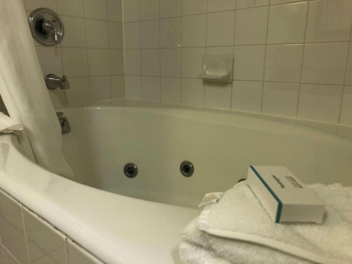 King Room with Spa Bath at Hilton Garden Inn Addison