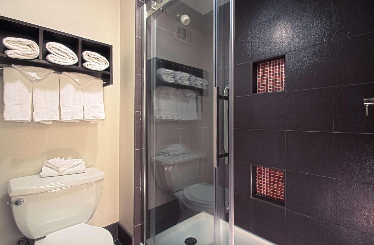 King Study with Sofa Bed - Non-Smoking at Hampton Inn & Suites Columbus-Downtown