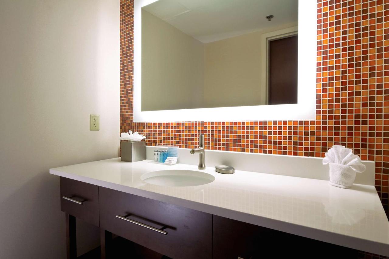 King Suite with Kitchen - Non-Smoking at Hampton Inn & Suites Columbus-Downtown