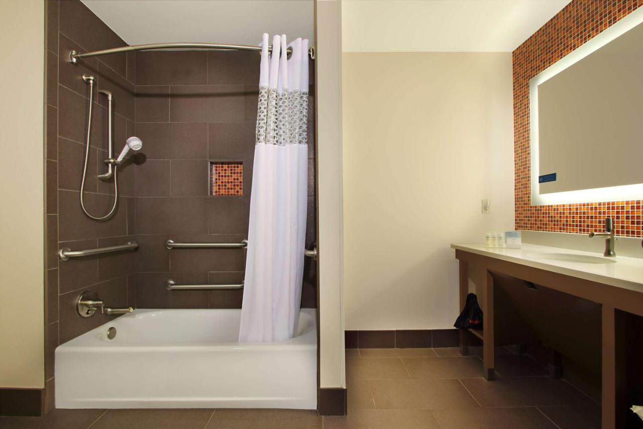 King Room - Disability Access at Hampton Inn & Suites Columbus-Downtown