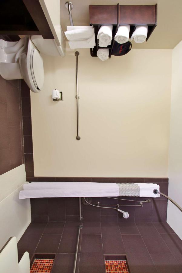 King Room - Disability Access/Non-Smoking at Hampton Inn & Suites Columbus-Downtown