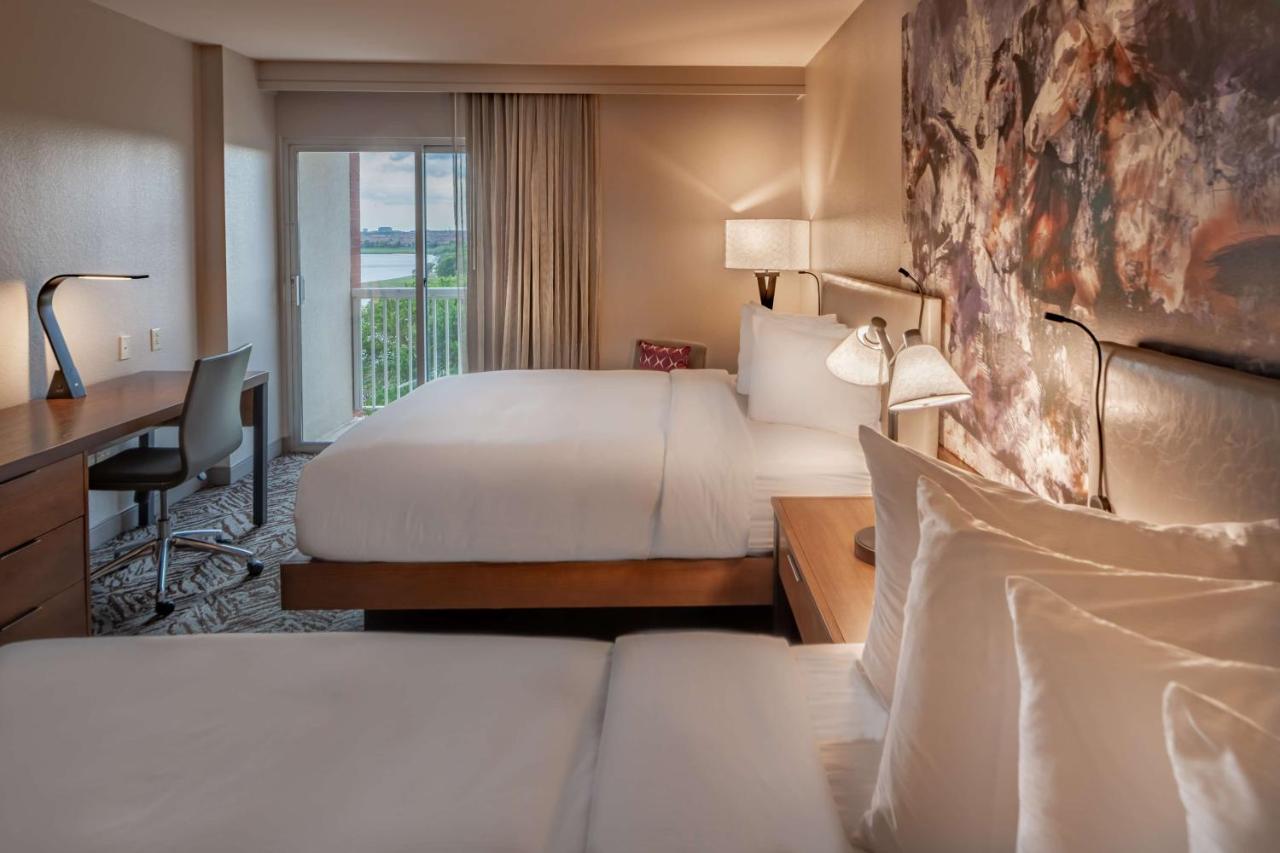 Non-Smoking 2 double beds Lakeview with Balcony at DoubleTree by Hilton Dallas - Farmers Branch