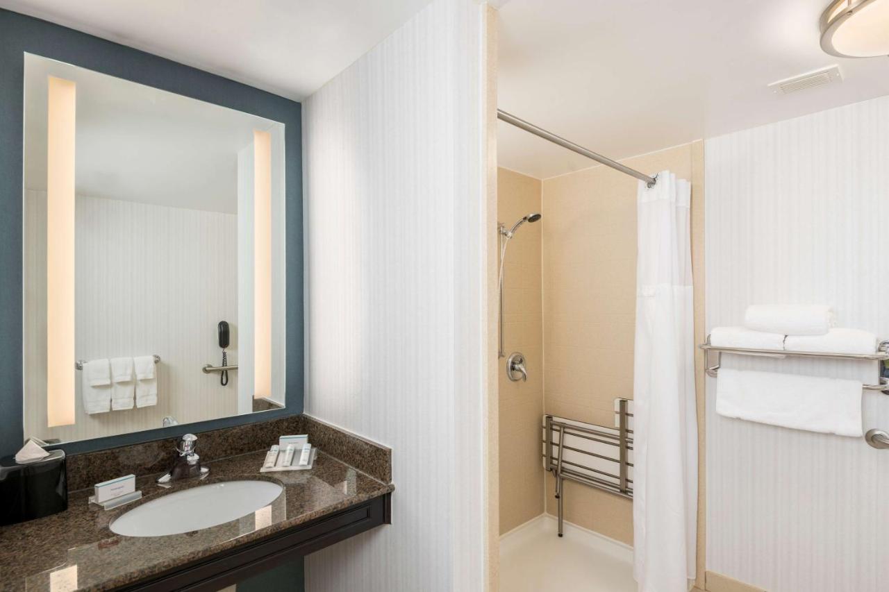 King Room - Hearing Accessible with Roll in Shower at Hilton Garden Inn Silver Spring White Oak