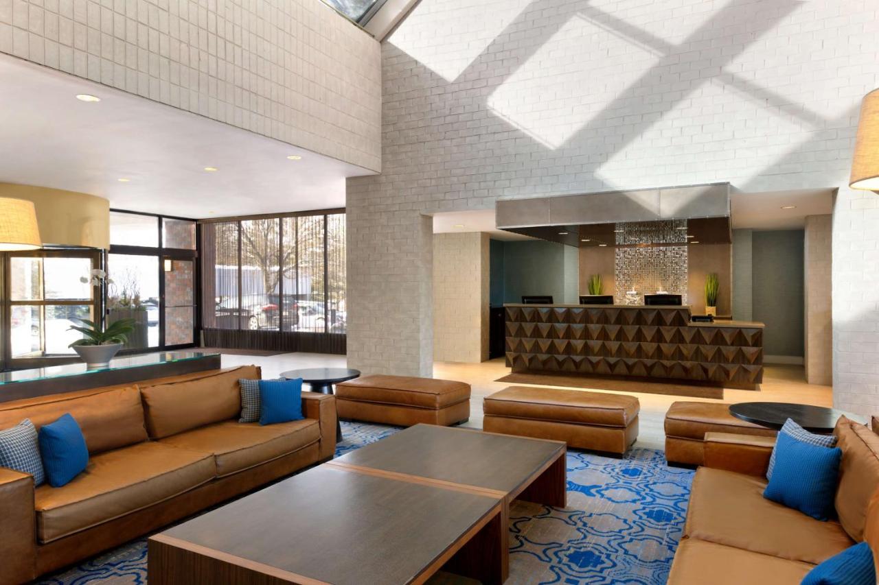 | Hilton Boston Dedham