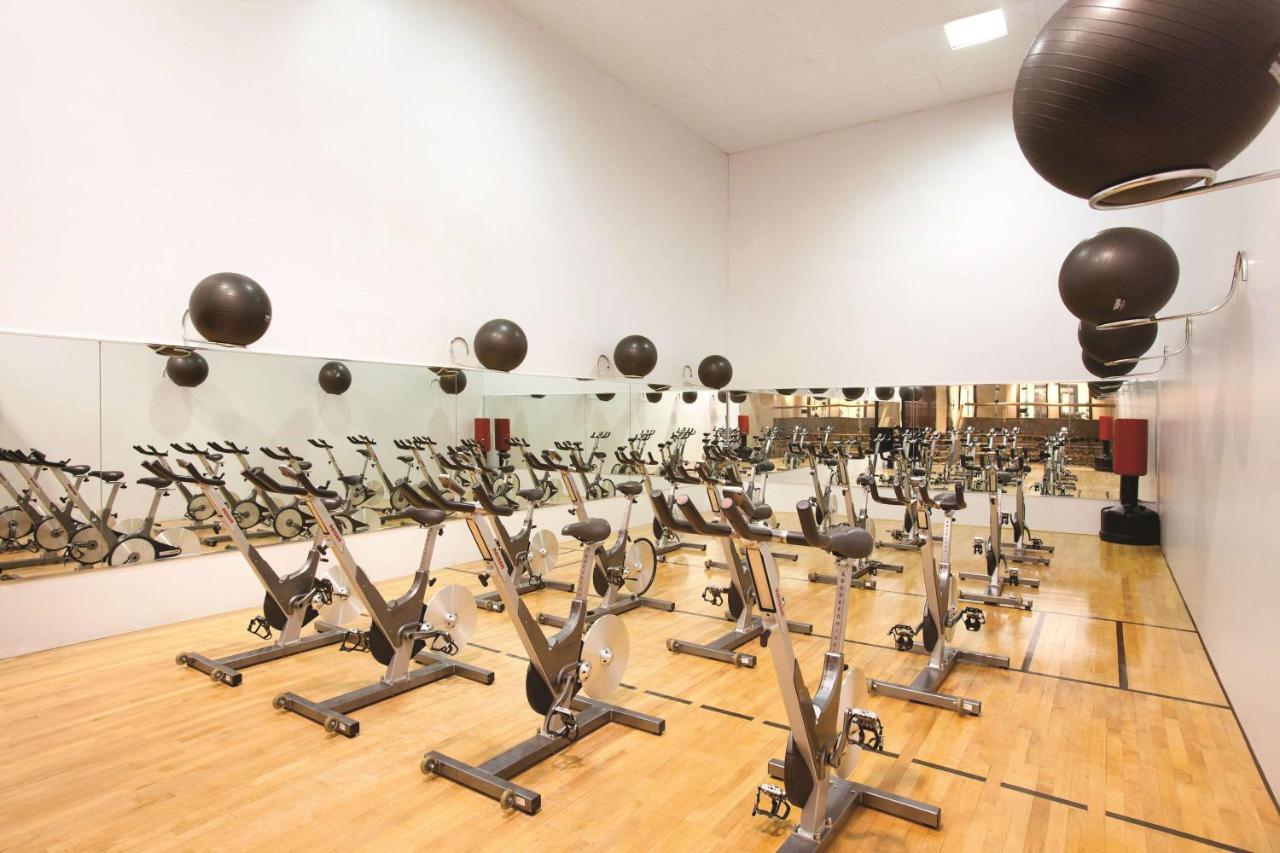 | Hilton Boston Dedham