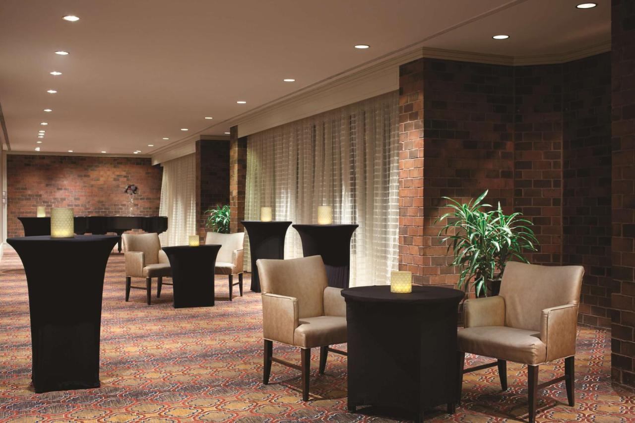 | Hilton Boston Dedham