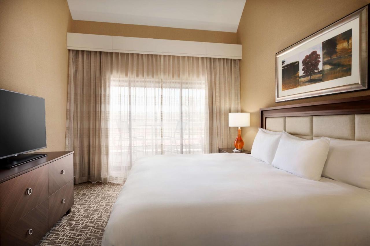 | Hilton Boston Dedham