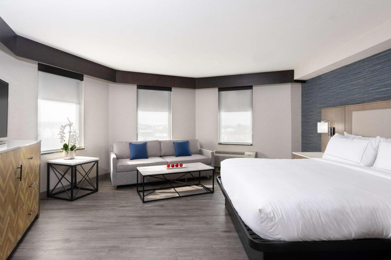 | DoubleTree by Hilton Hotel Denver - Thornton