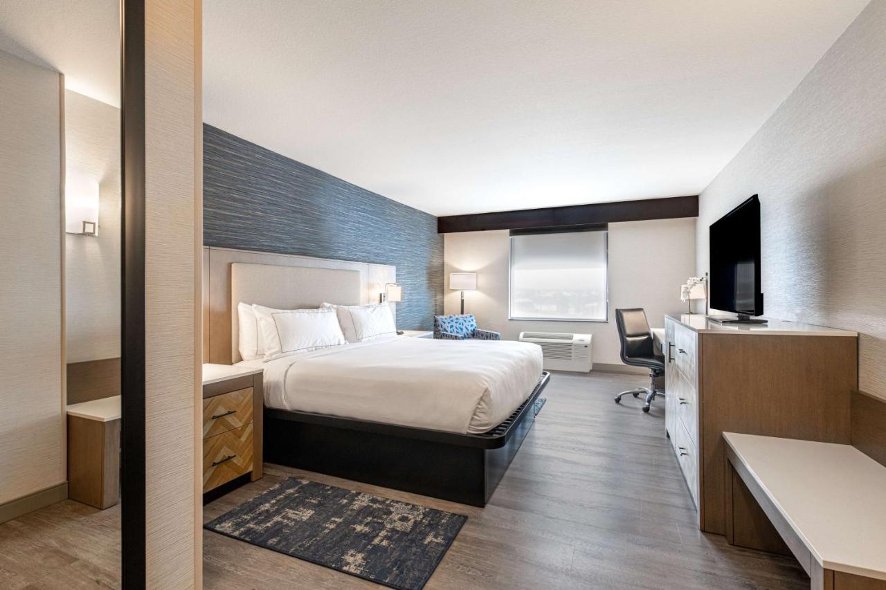 | DoubleTree by Hilton Hotel Denver - Thornton