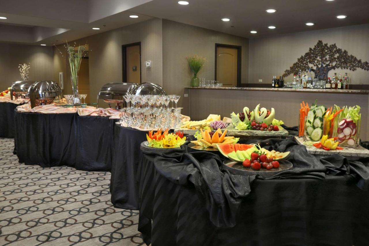 | DoubleTree by Hilton Hotel Denver - Thornton