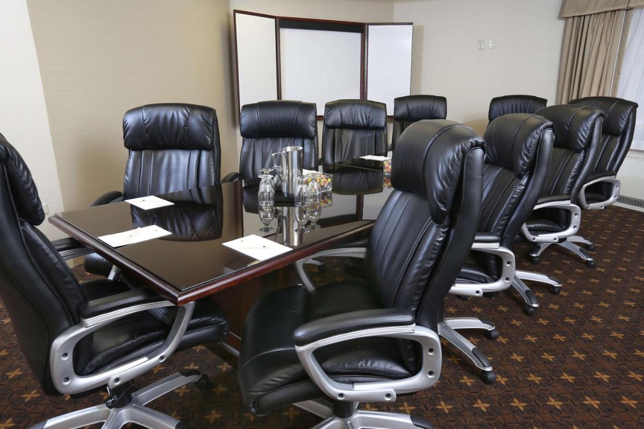 | DoubleTree by Hilton Hotel Denver - Thornton