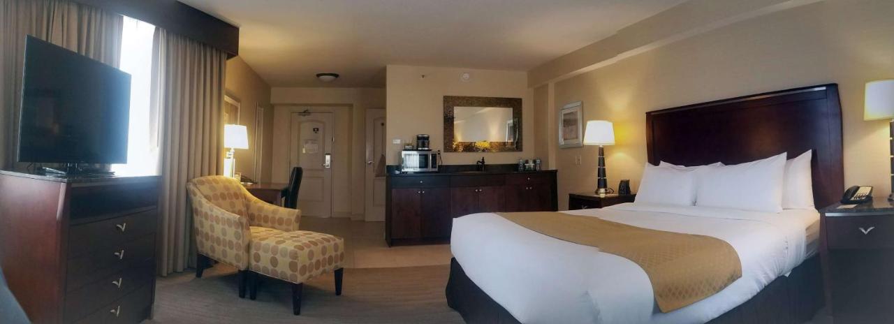 | DoubleTree by Hilton Hotel Denver - Thornton