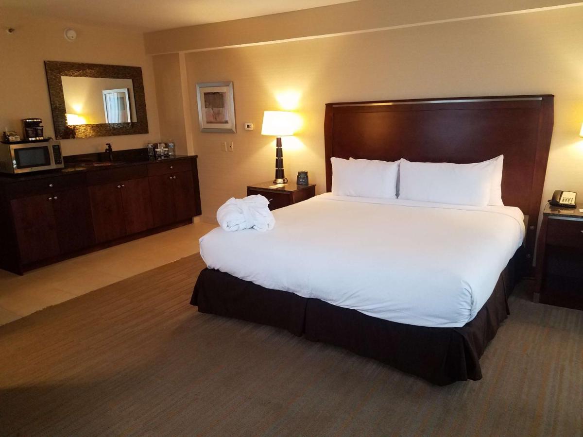 | DoubleTree by Hilton Hotel Denver - Thornton