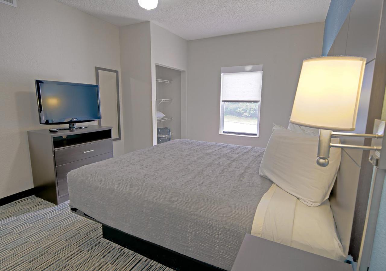 Two-Bedroom Suite at All Season Suites