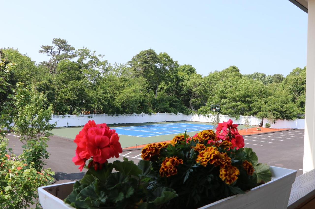 | Sunbird Cape Cod Resort