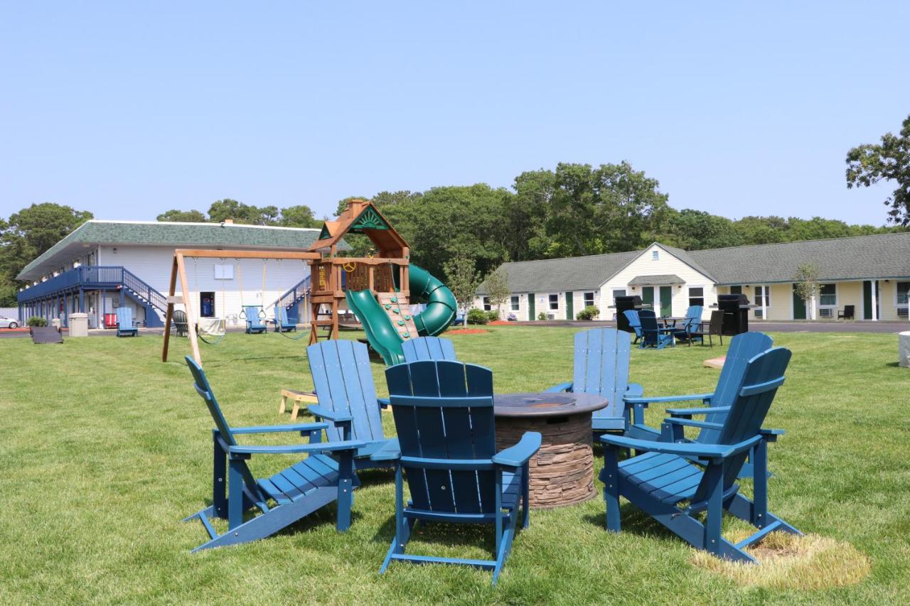 | Sunbird Cape Cod Resort